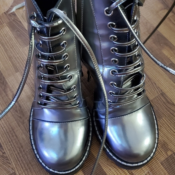 Louis Vuitton boots - Picture 3 of 8